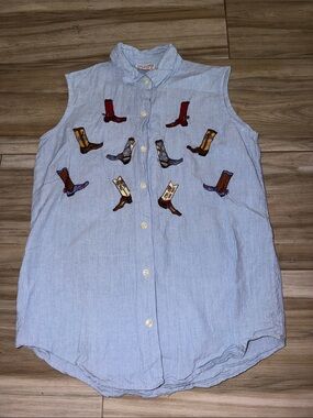 Sleeveless Light Blue Button-Up Tank Top Western cowboy Boot Embroidery small